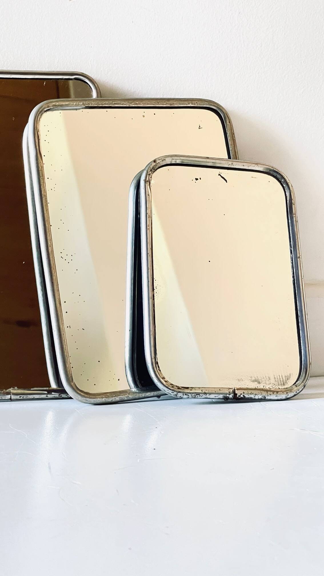 Collection de 3 miroirs barbier vintage