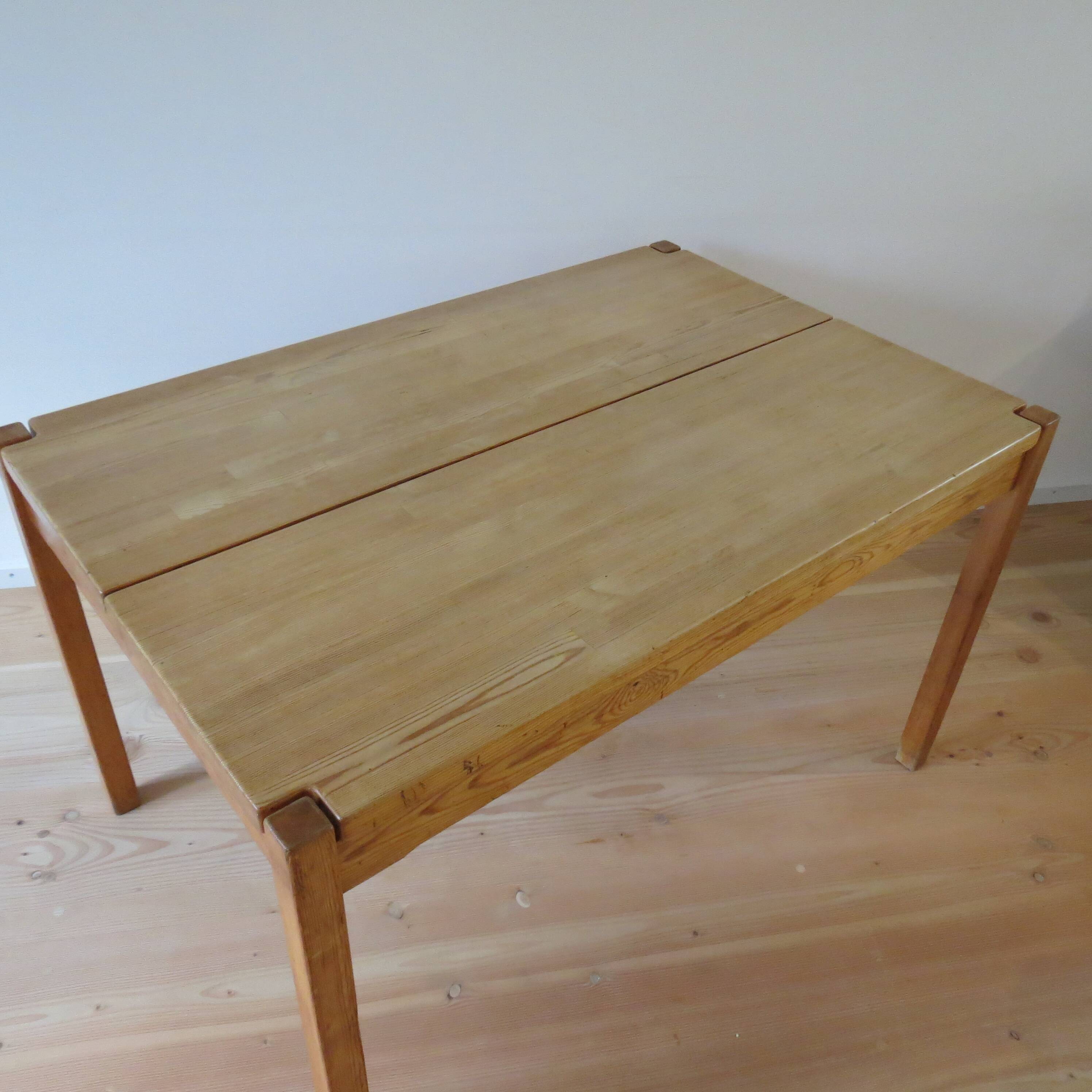 'Hongisto' Pine dining table by Ilmari Tapiovaara for Laukaan Puu Finland