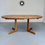 Antique round Scandinavian dining table from the 70s with 1 solid wood extension
