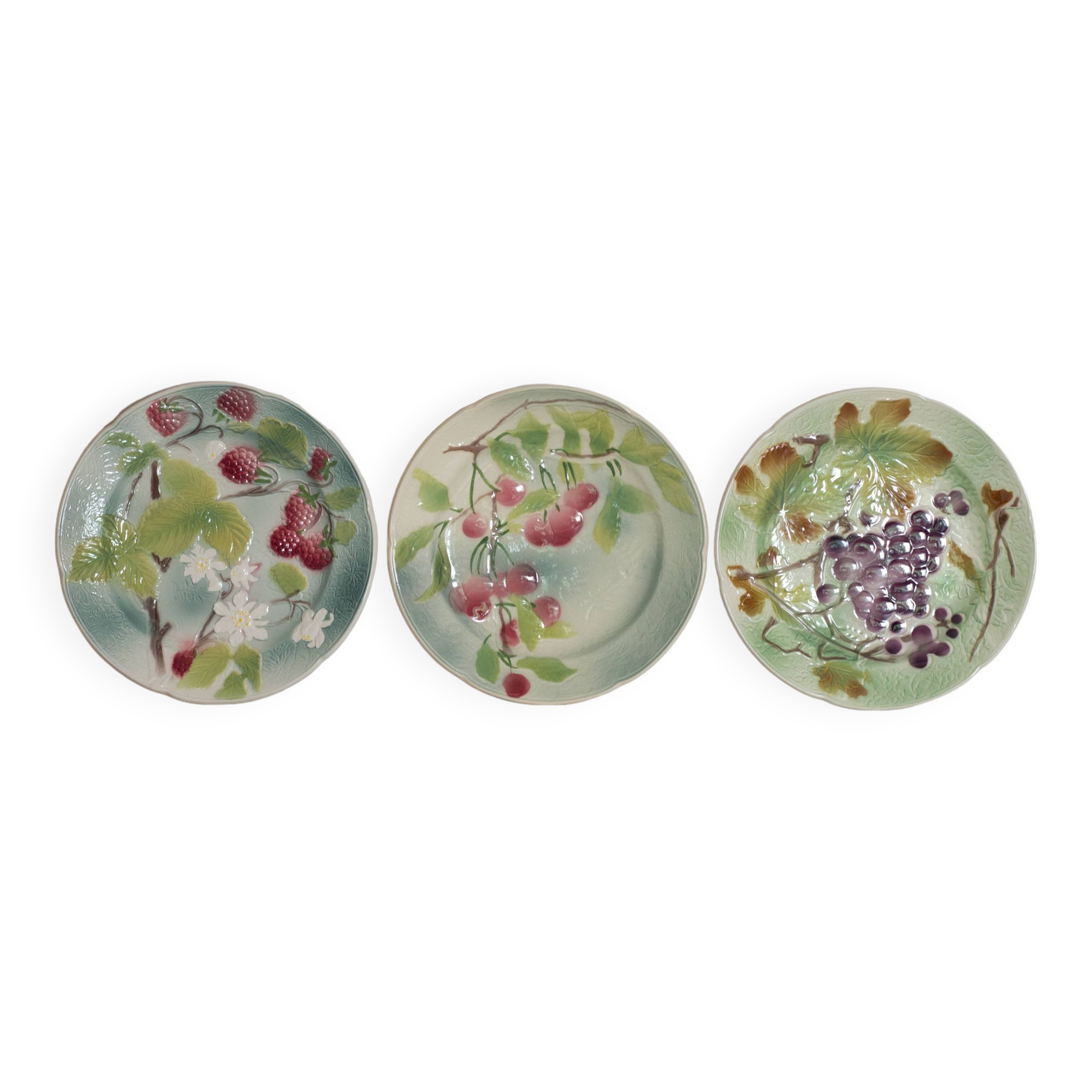 3 antique dessert plates decorated with fruit in slurry of Saint Clement