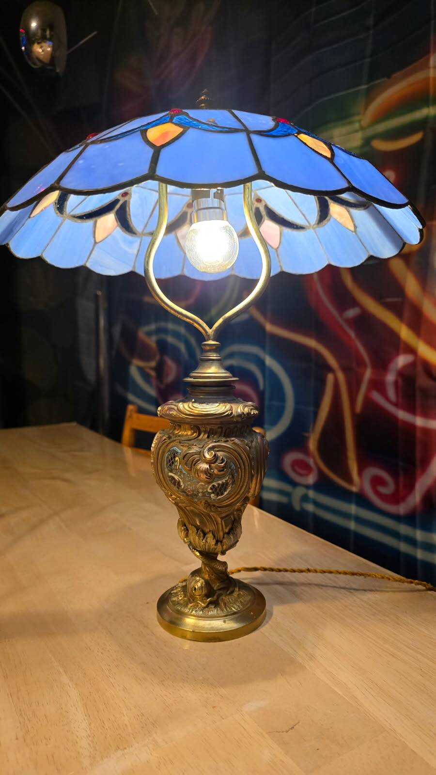 bronze lamp from 1900, solid, inlaid with enamels and glass shade