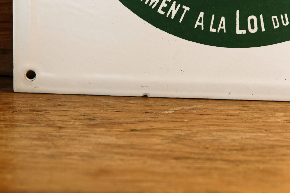 Enamelled lifeguard plaque