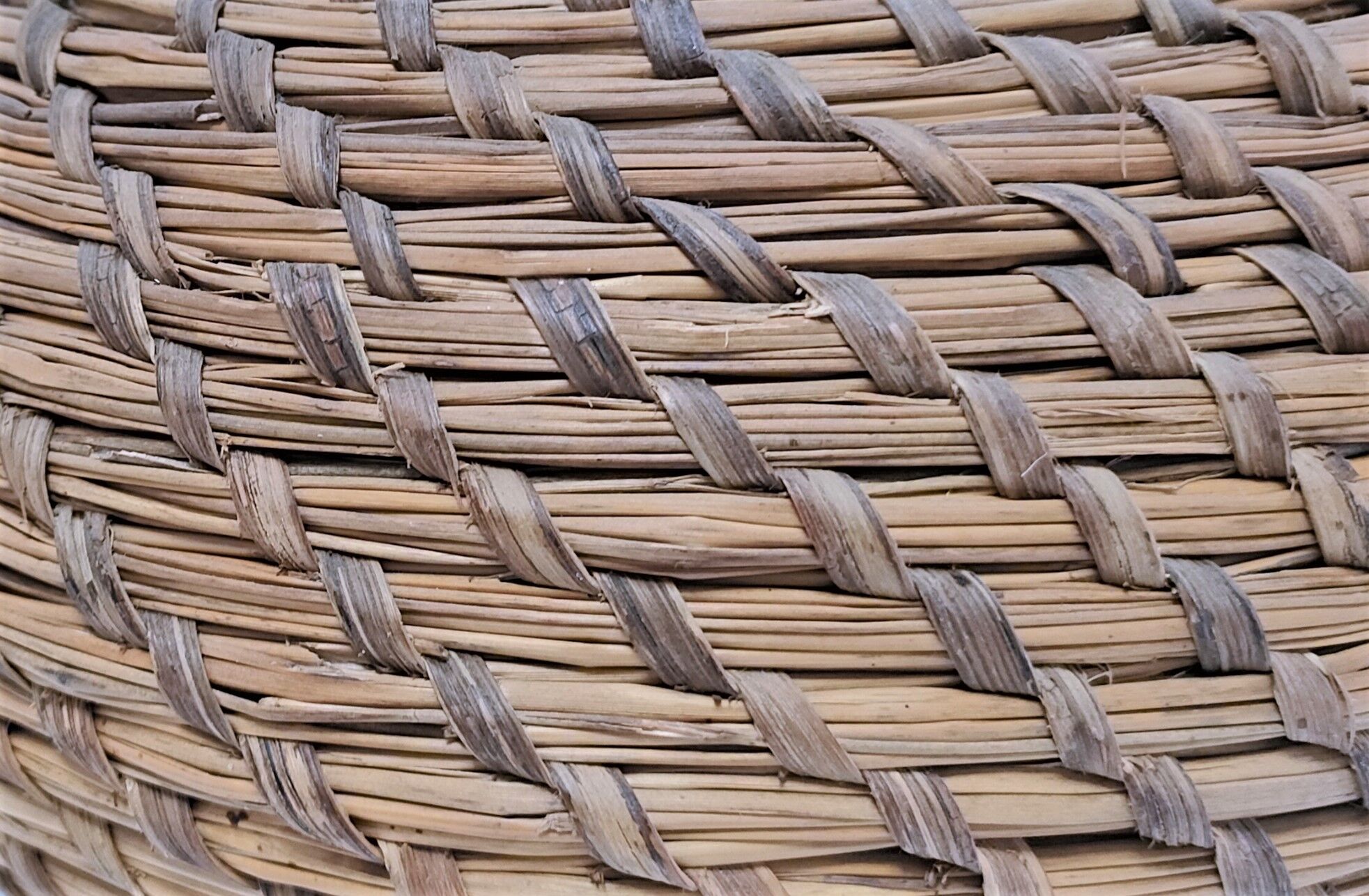 Vase in straw and plant fibers French folk art mid-twentieth century