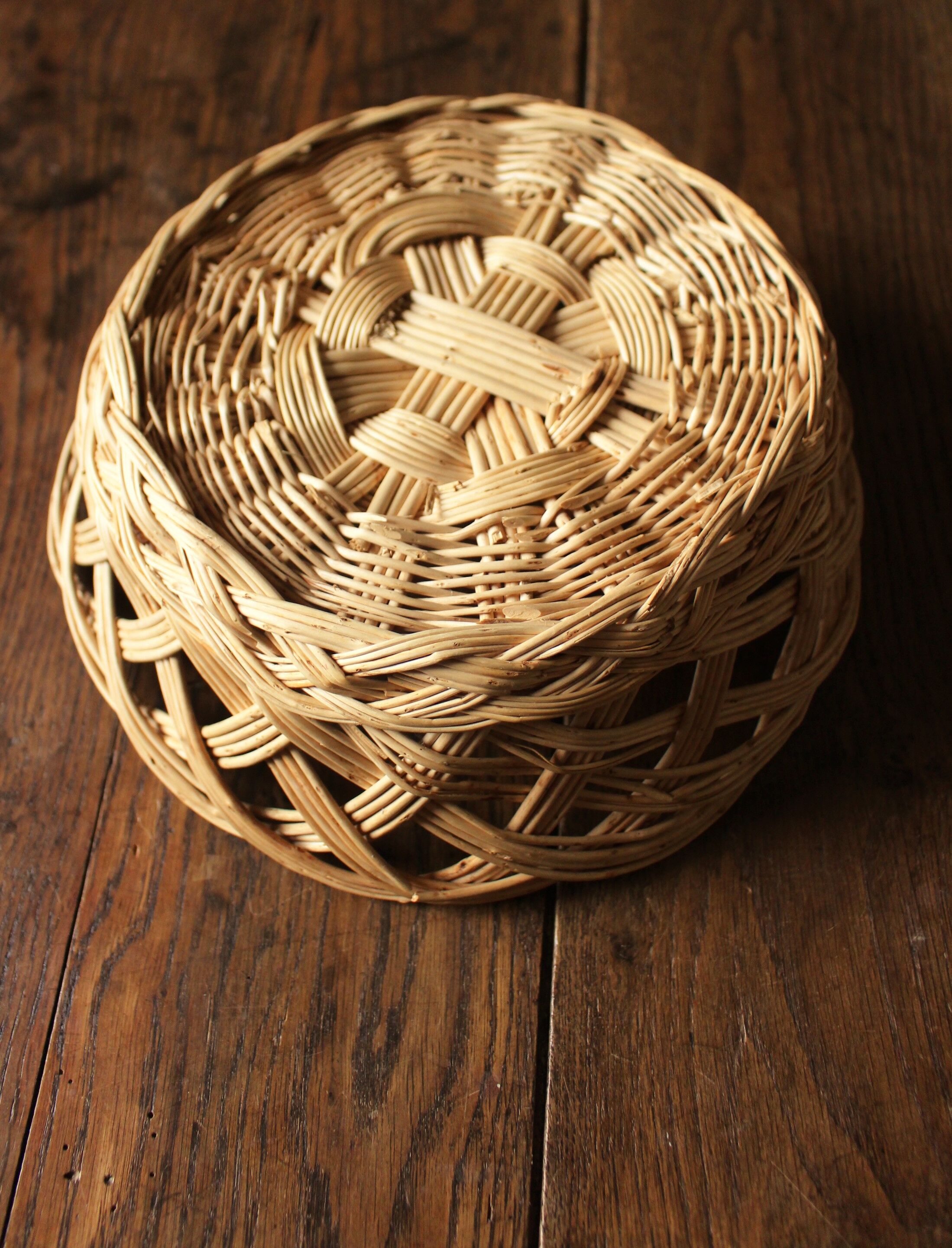 Basket basketry vintage round wicker openwork twists