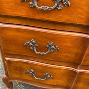 Commode arbalète Louis XV en bois massif merisier du 20ème