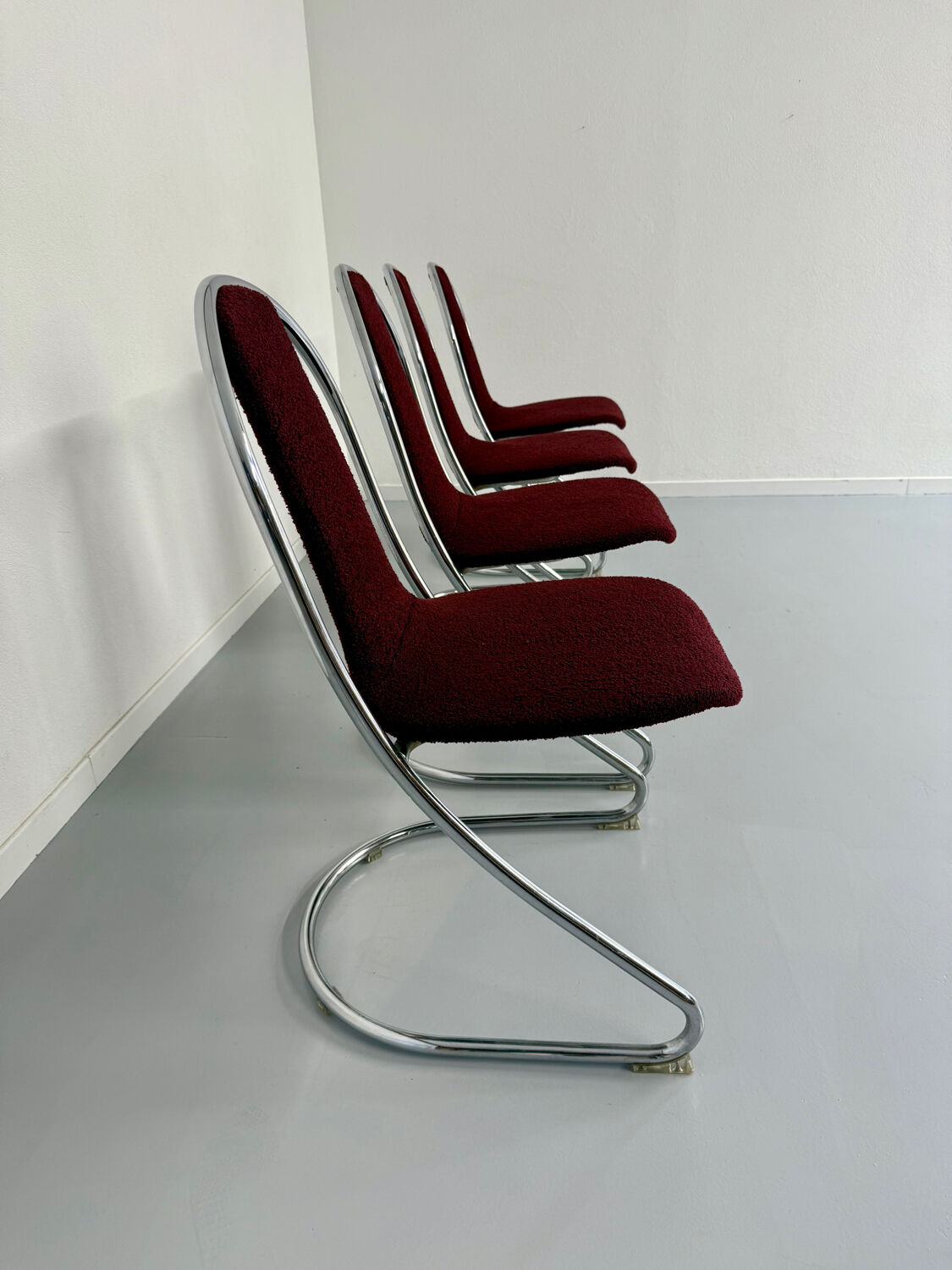 Set of 4 tubular chairs, Italian design, 70s vintage, Cantilever