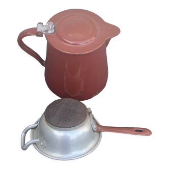 Bordeaux enamelled iron coffee maker or teapot and strainer