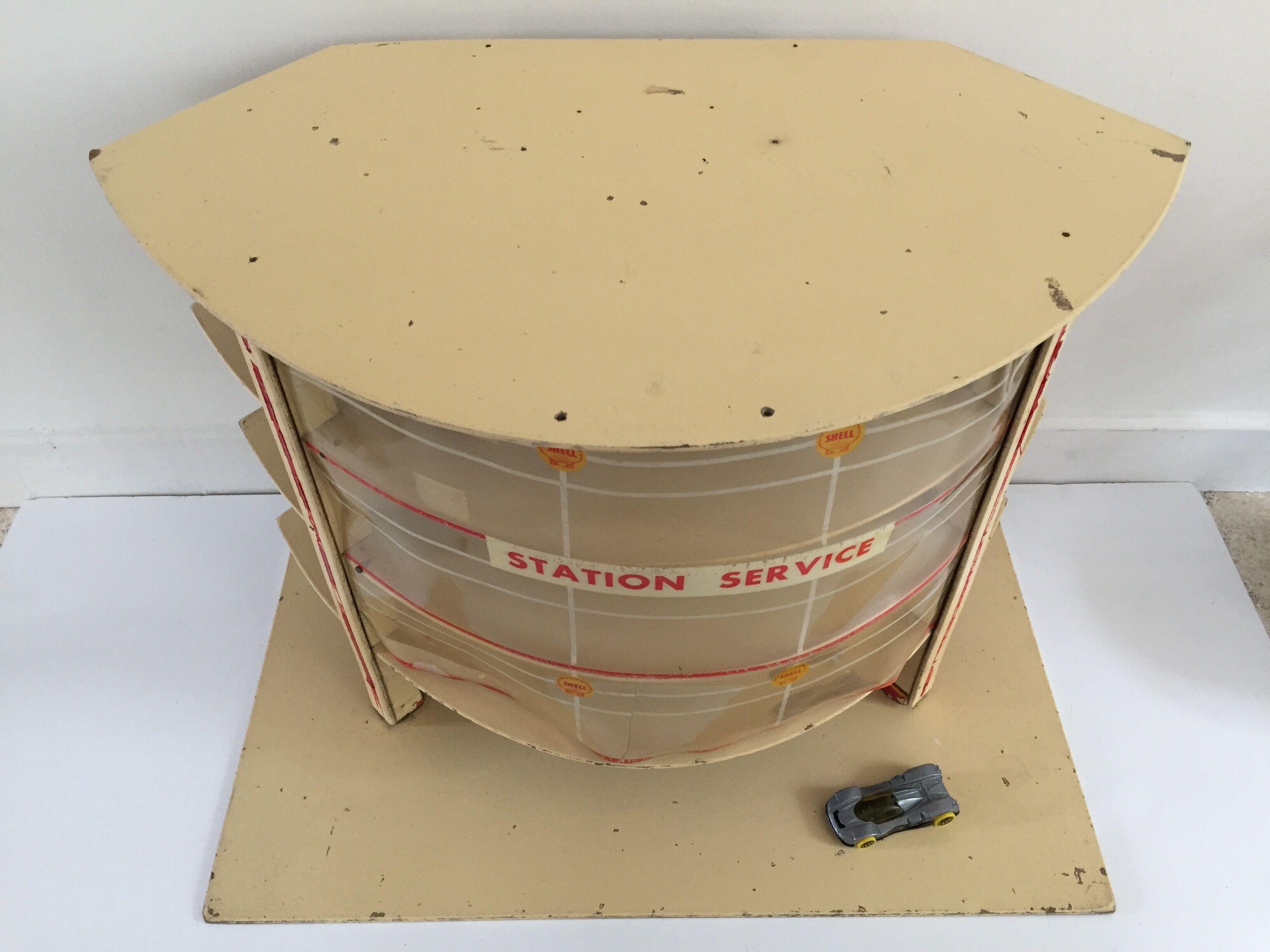 Garage vintage jouet car