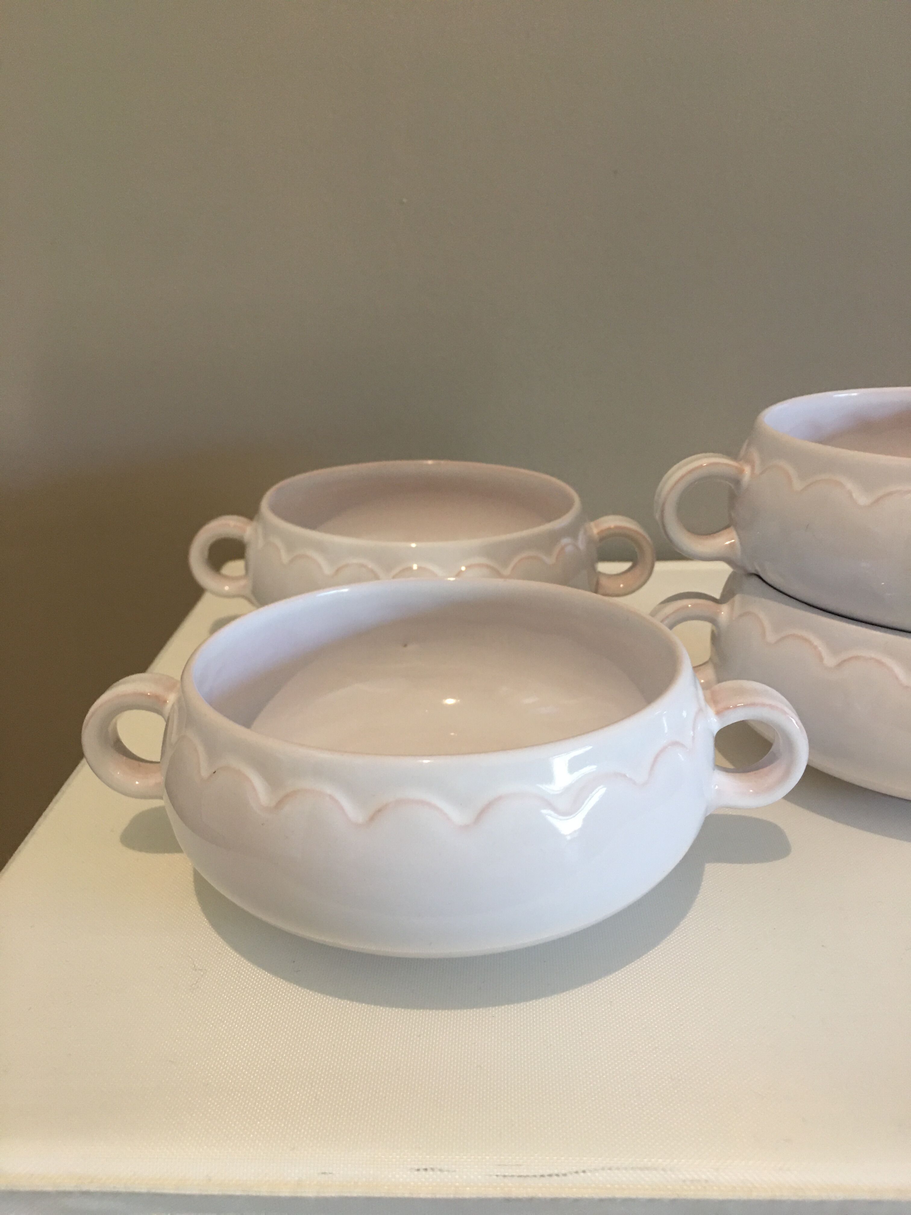 Lot of bowls with handles
