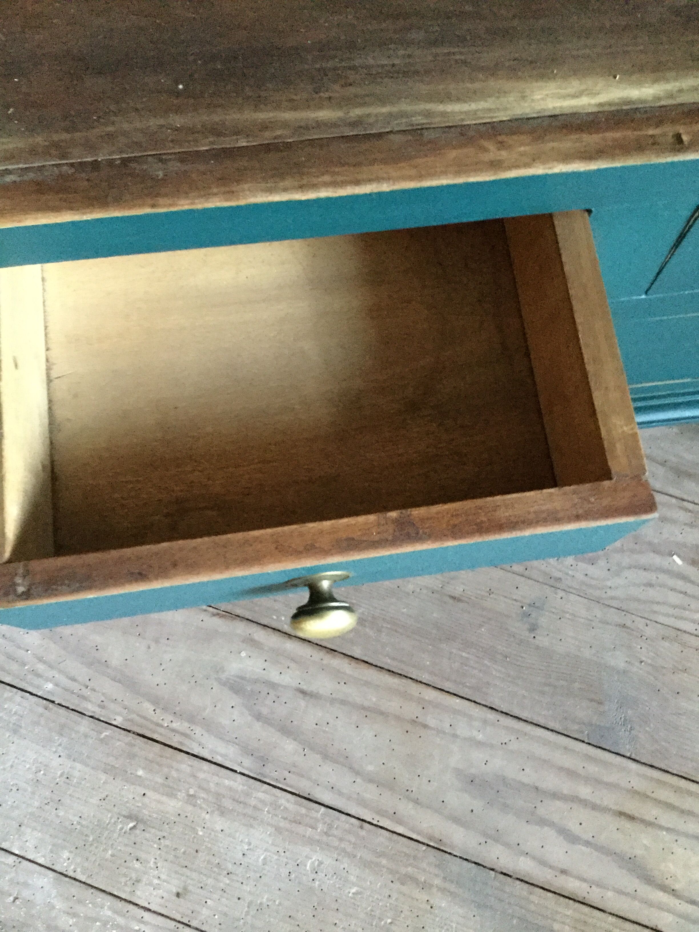 Small wardrobe showcase H100