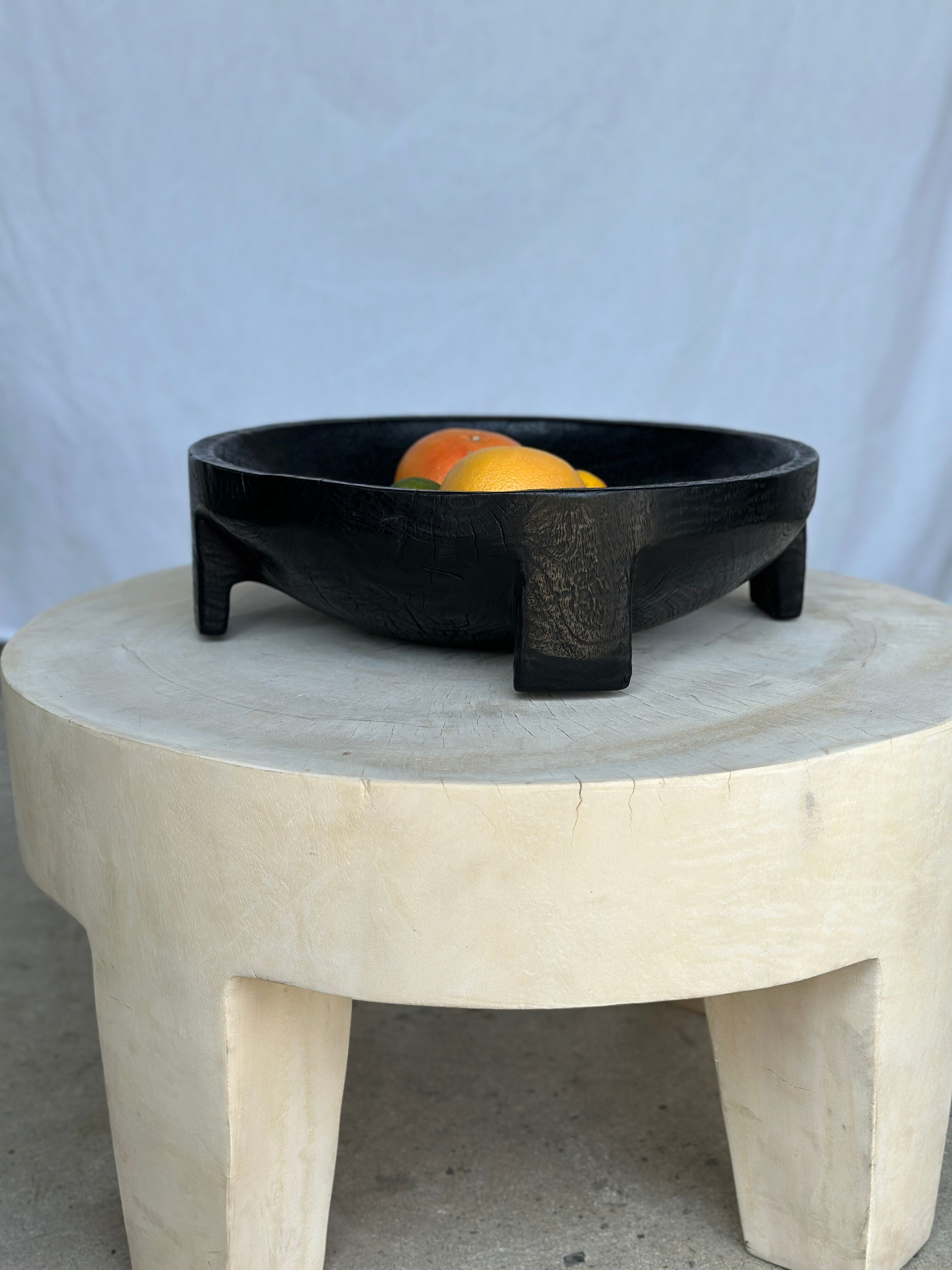 Cut in monoxyl mango wood