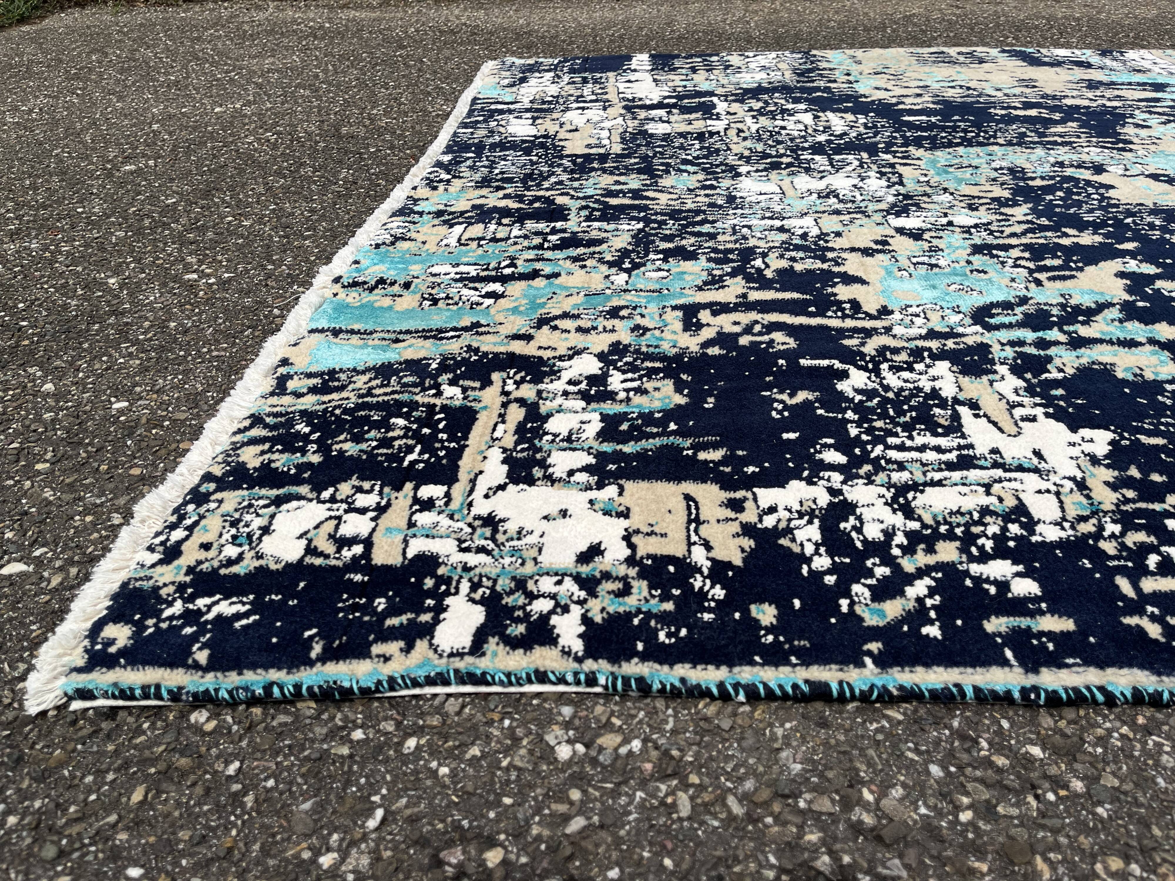 Vintage rugs, Pakistan in wool and silk