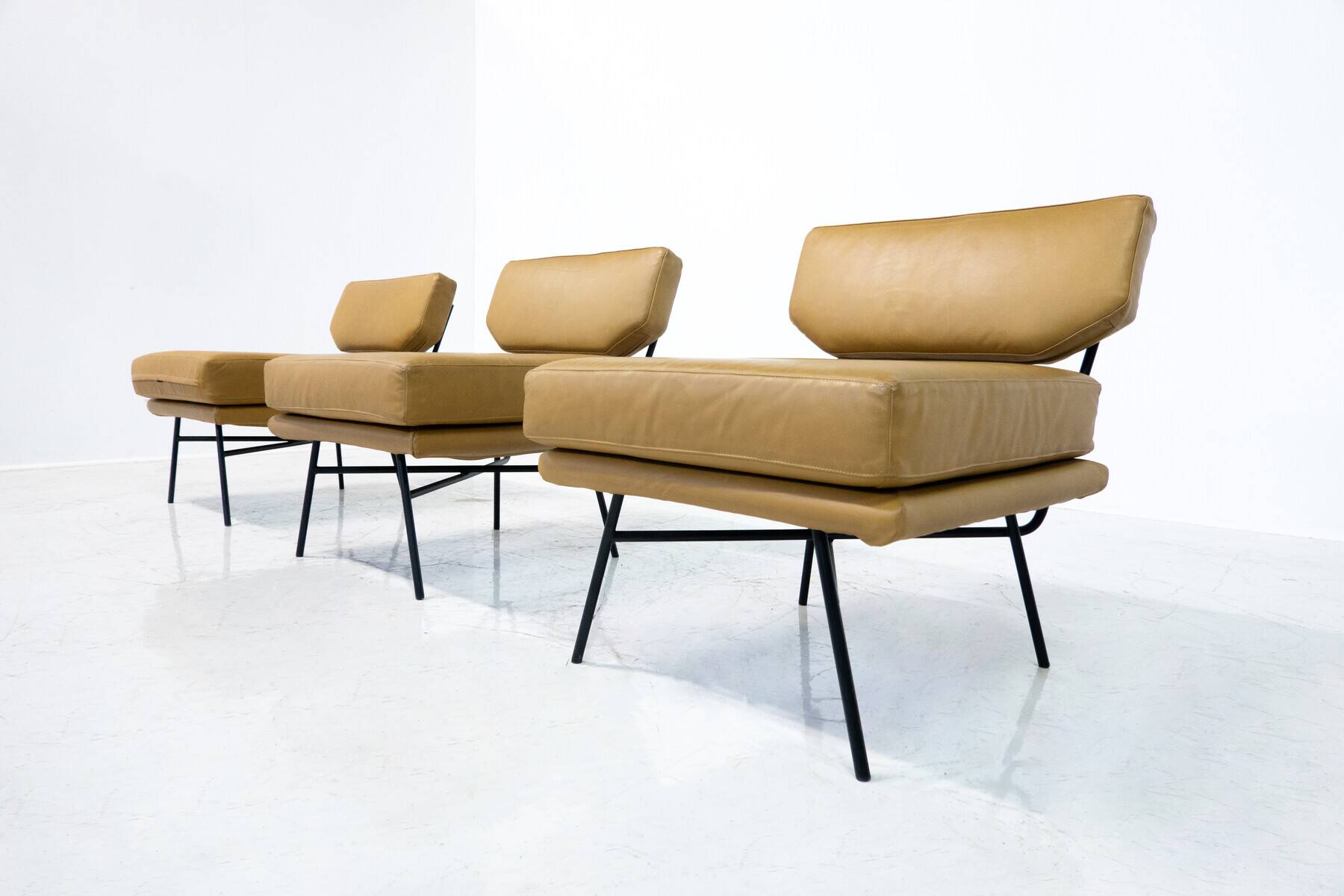 Mid-Century Modern 'Elettra' Set of 3 Armchairs by Stdio BBPR for Arflex, Leather and Iron, 1950s