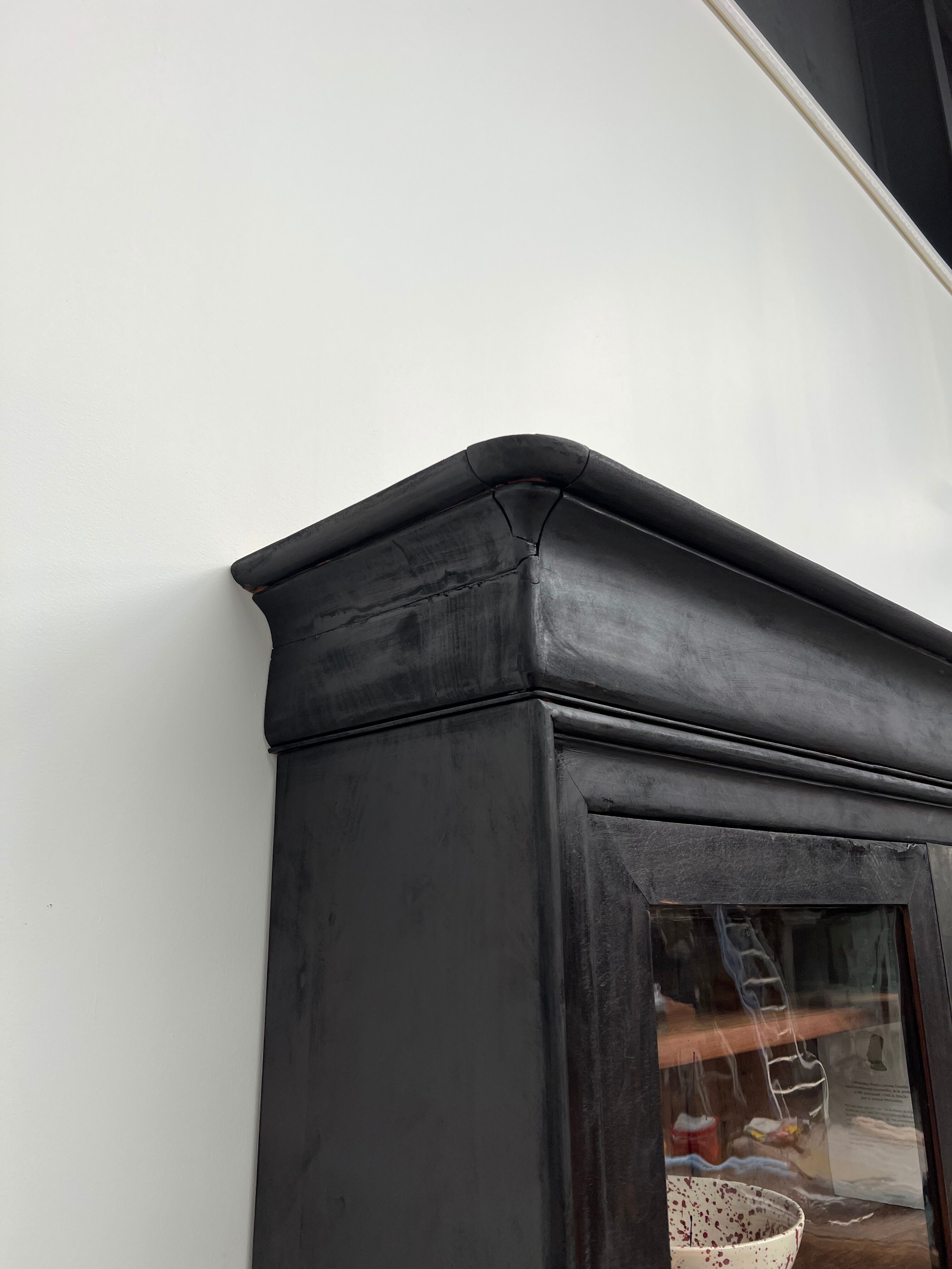 Sideboard - showcase 2 old body in blackened wood