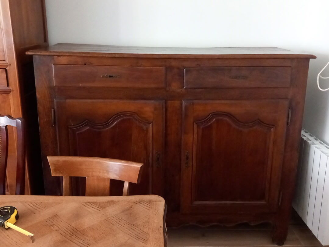 Antique high buffet in solid wood from the late 19th to early 20th century.