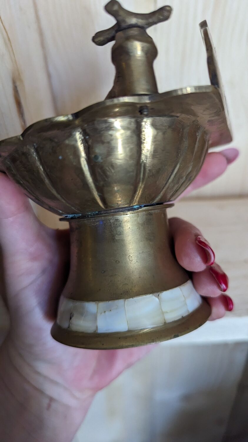 Brass and mother-of-pearl soap holder