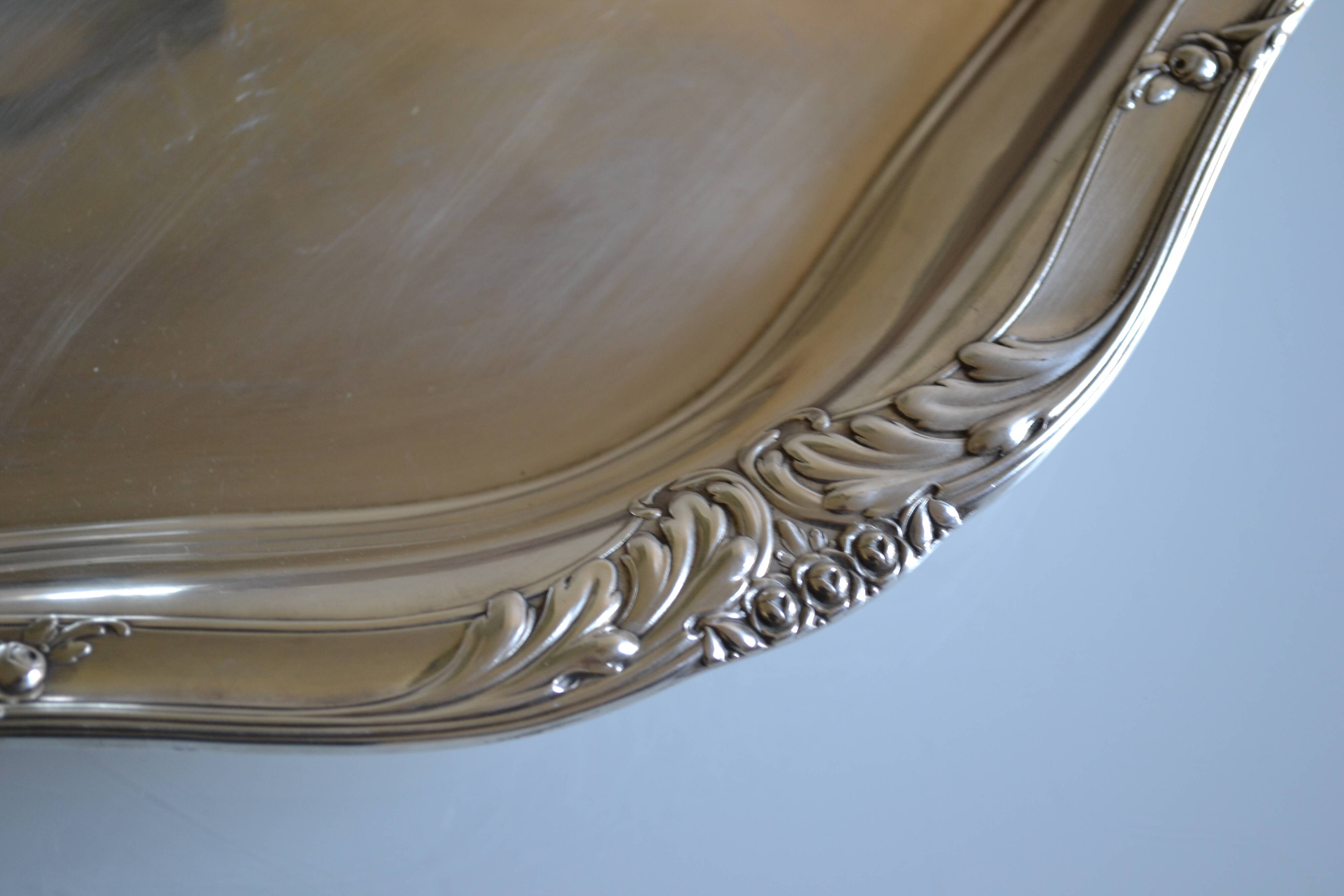 Flat basket cup in silver metal