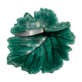 Flat vallauris leaf and its knife