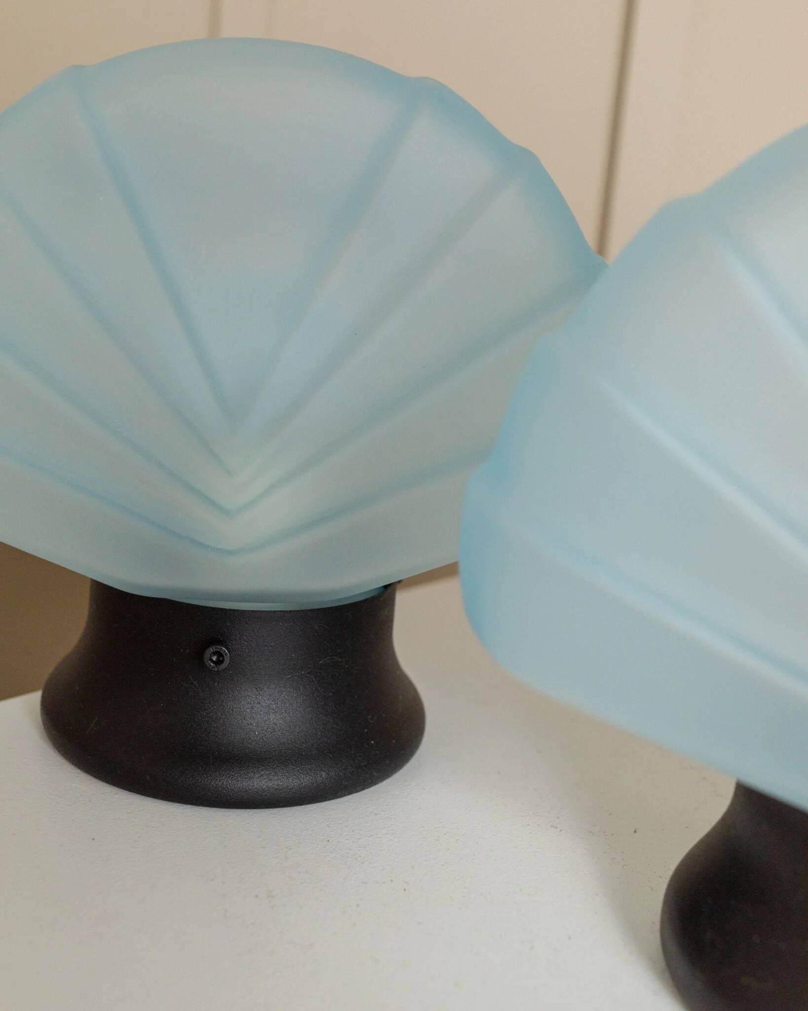 Set of 2 Murano glass shell lamps - light blue table lamp - vintage Space Age design Italy - 1980s