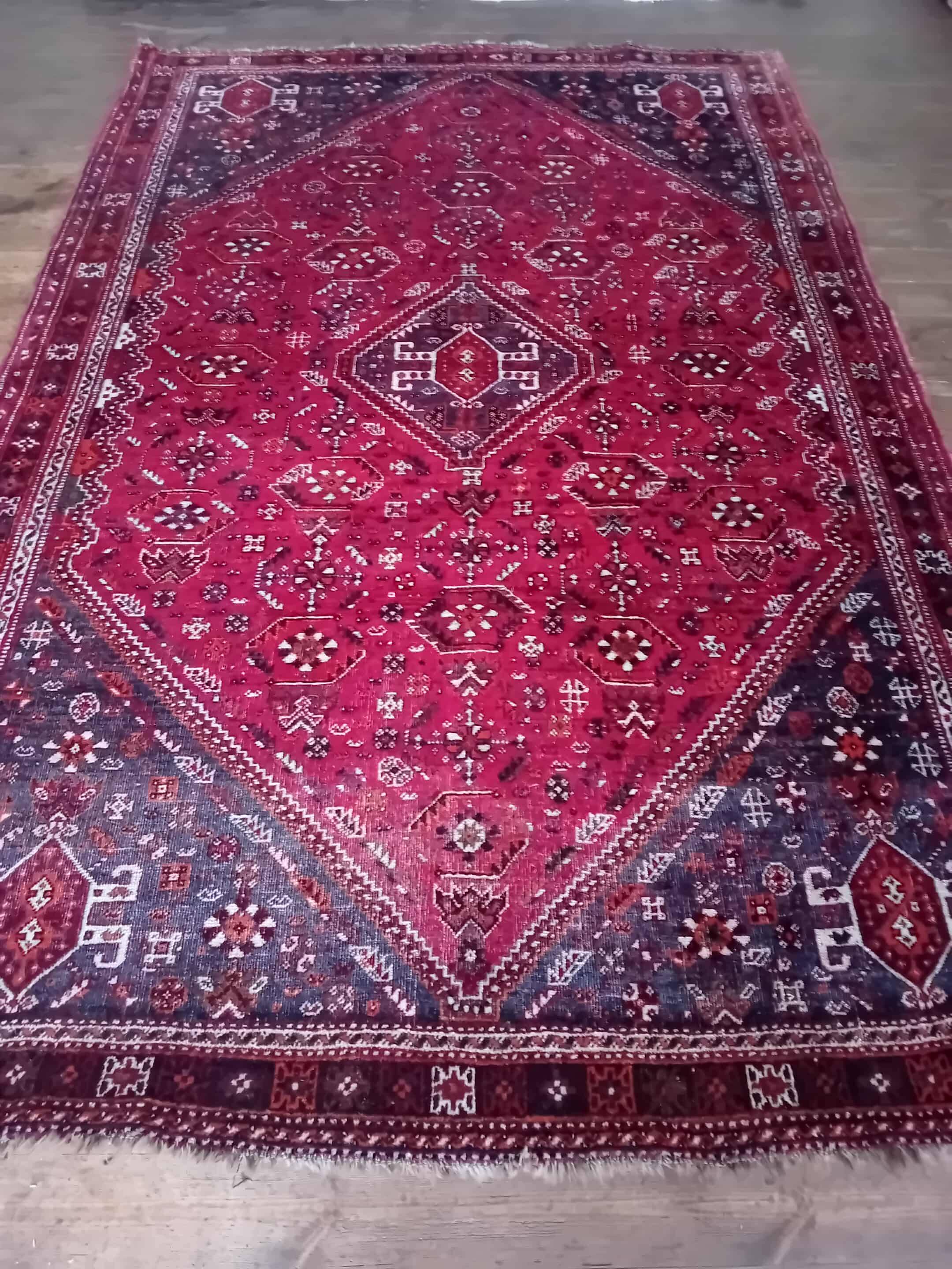 Handmade Shiraz Persian Rug 265x172cm