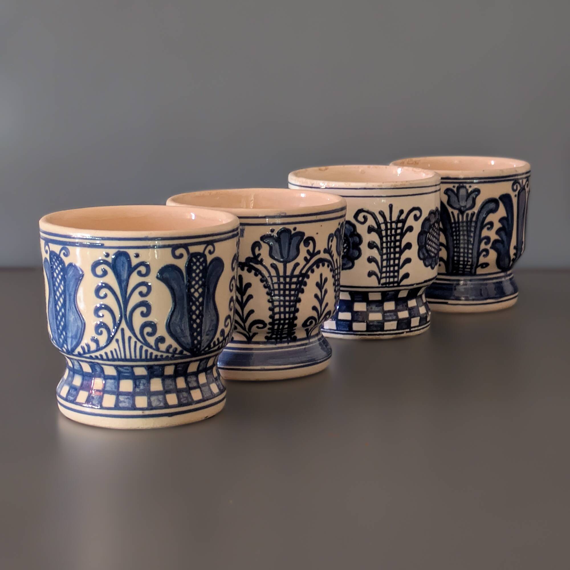 4 tasses artisanales vintage Korond en céramique bleue, signées