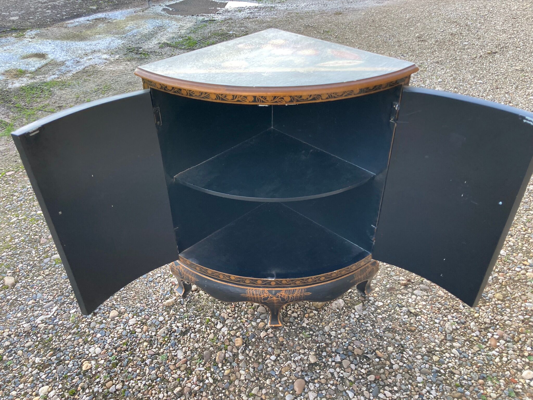 Painted notch patterns cats