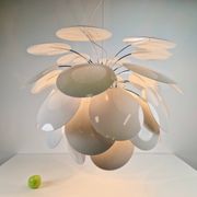 Suspension Discocó blanche par Christophe Mathieu pour Marset, années 2000.