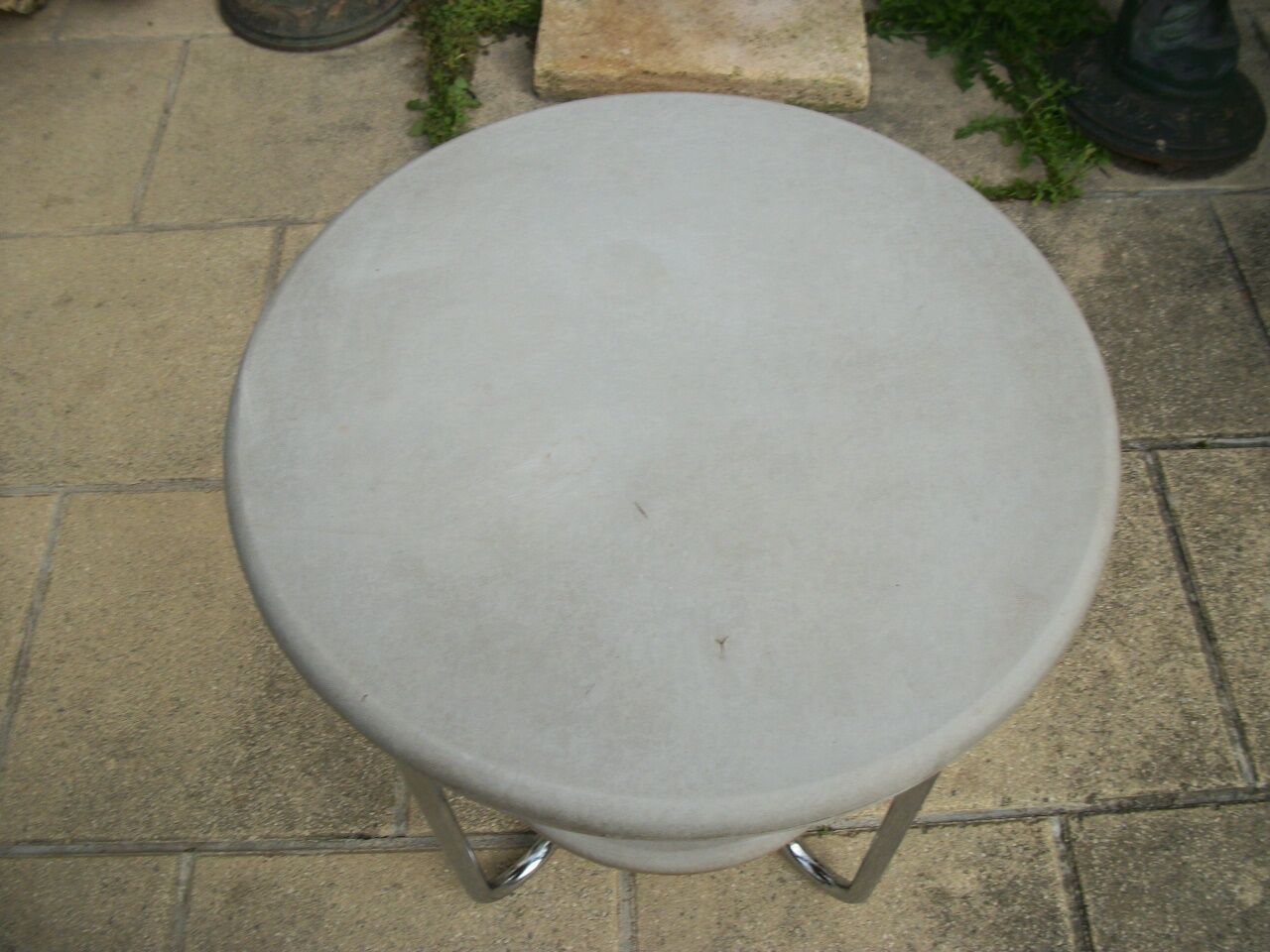 Pedestal table 2 trays Vintage