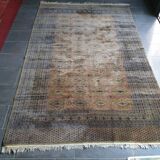 Hand-knotted silk rug 192x 300cm