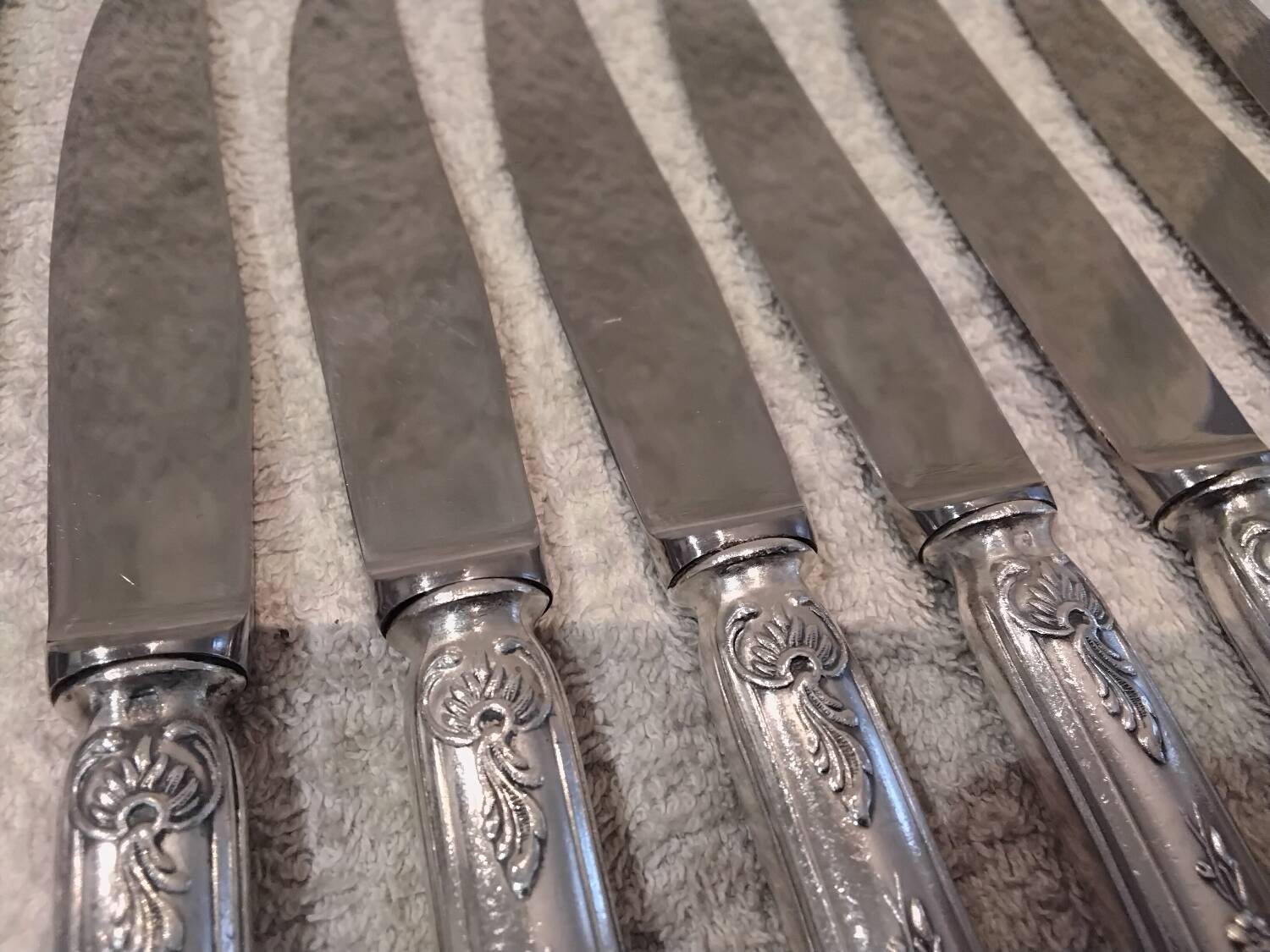 12 silver-plated dessert knives by silversmith Florian Frionnet, 21.2cm