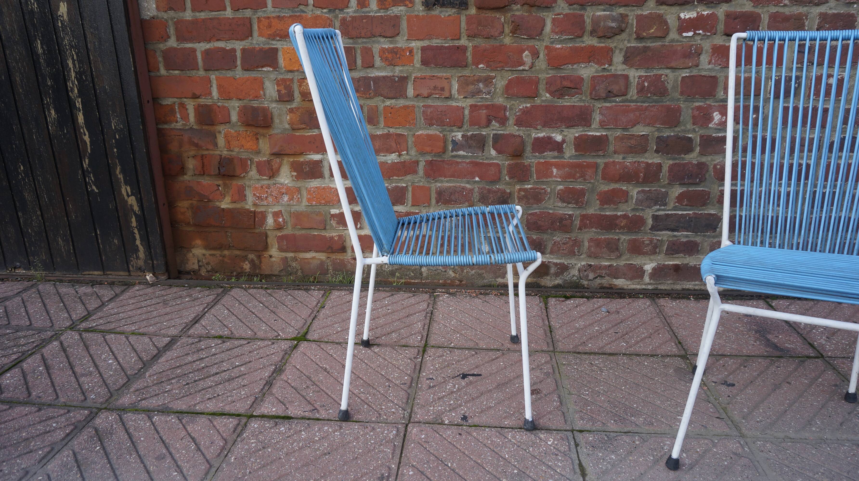 Scoubidou chairs