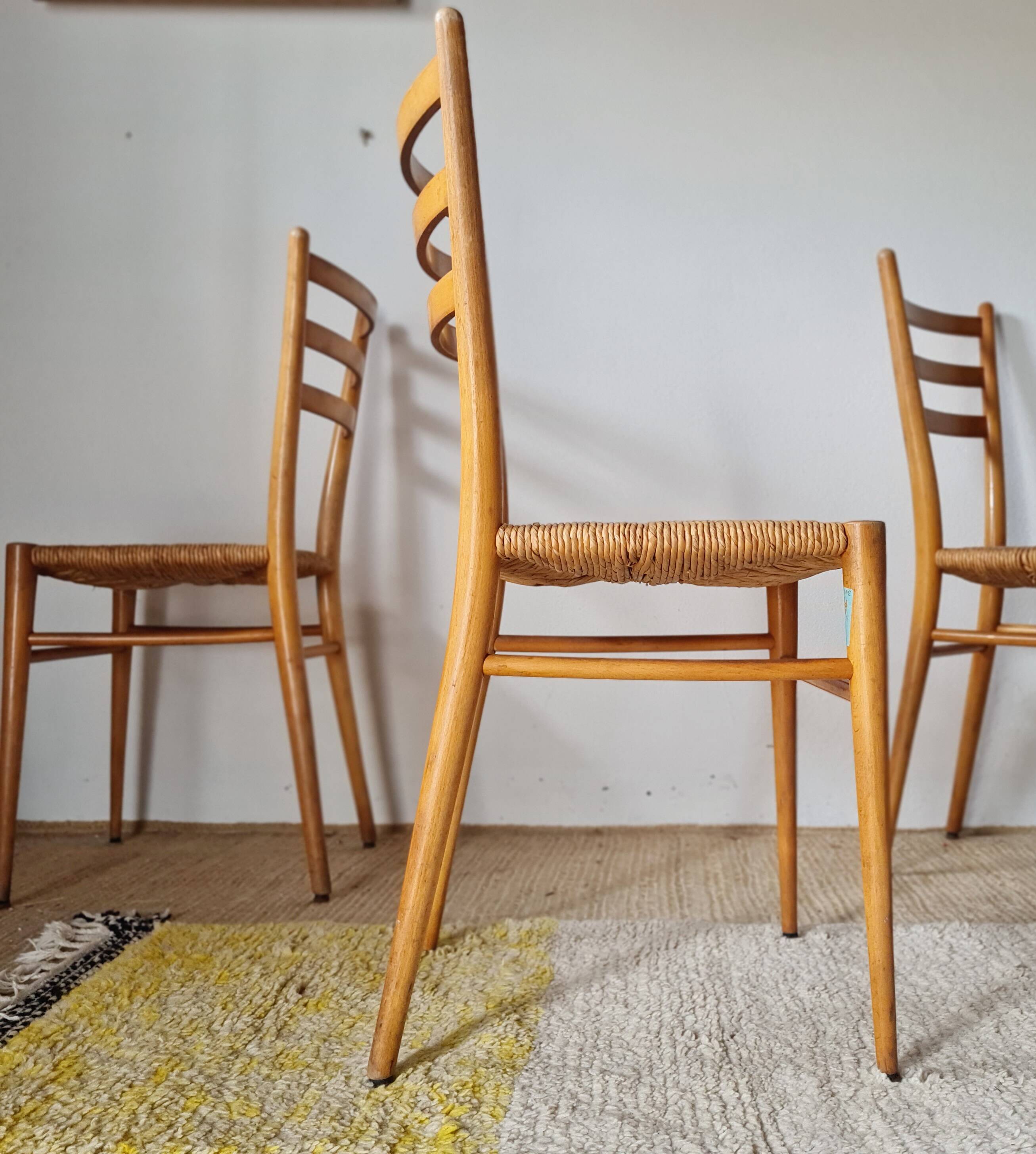 Set of 4 vintage Italian chairs in wood and straw.