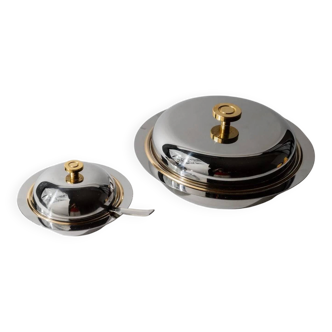 Vintage set of 2 stainless steel bowls with lids, 1980s, with gold details.