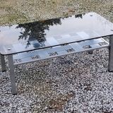 Table basse design en acier brossé plateau en verre fumé 1970