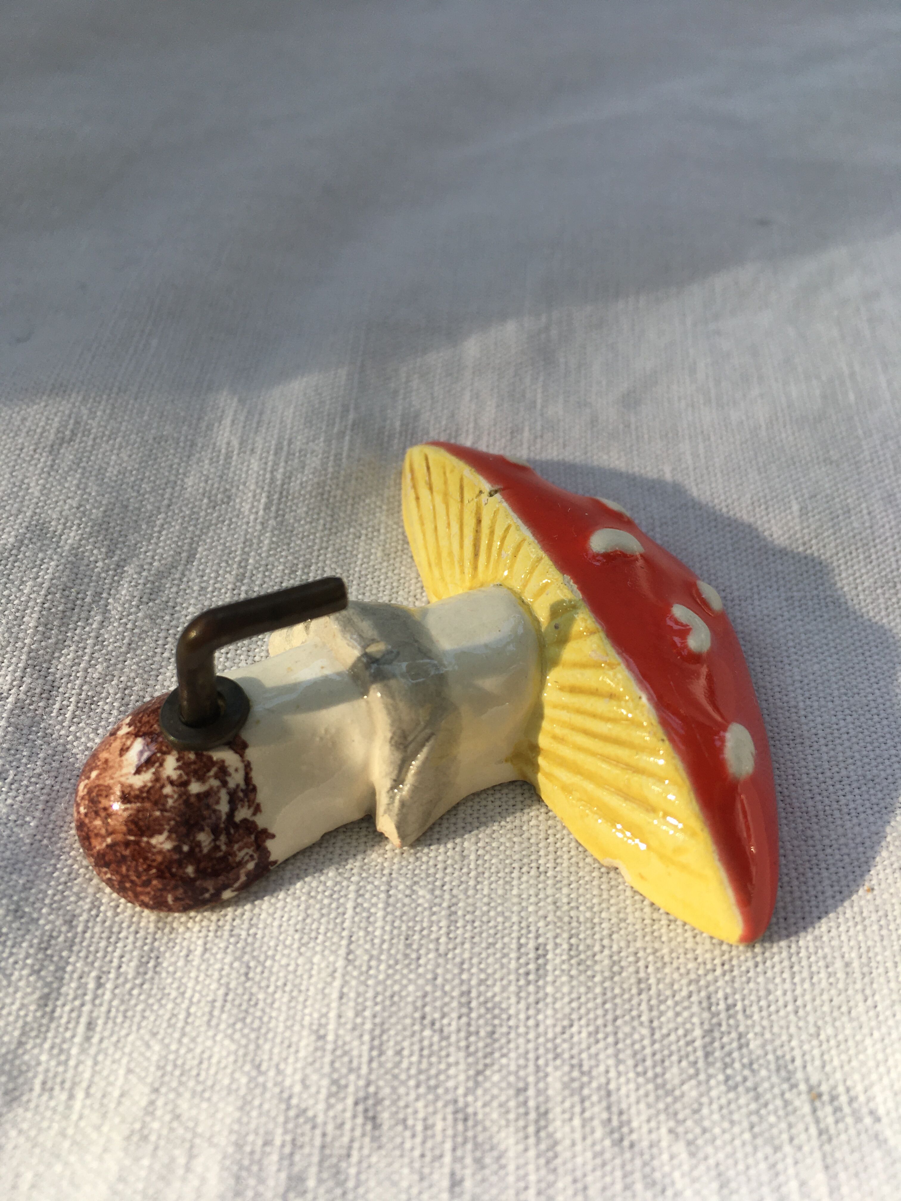 Lot of slurry hooks in the shape of plants and animals