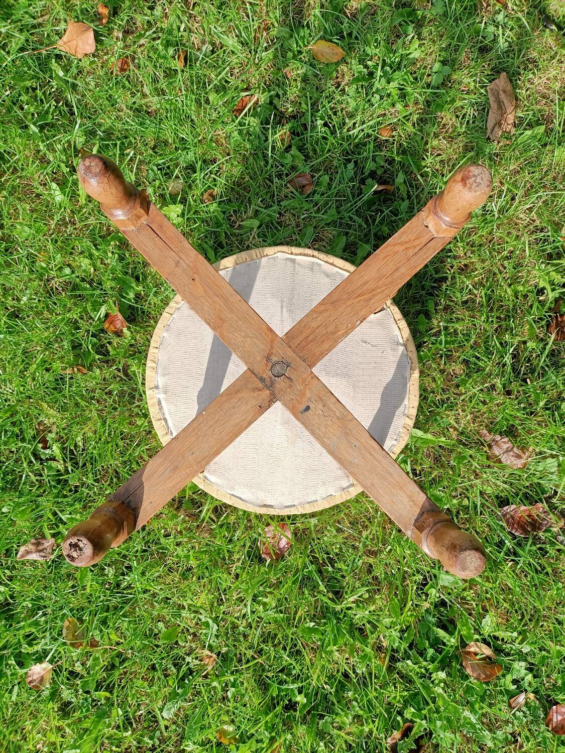 Retro Provençal stool