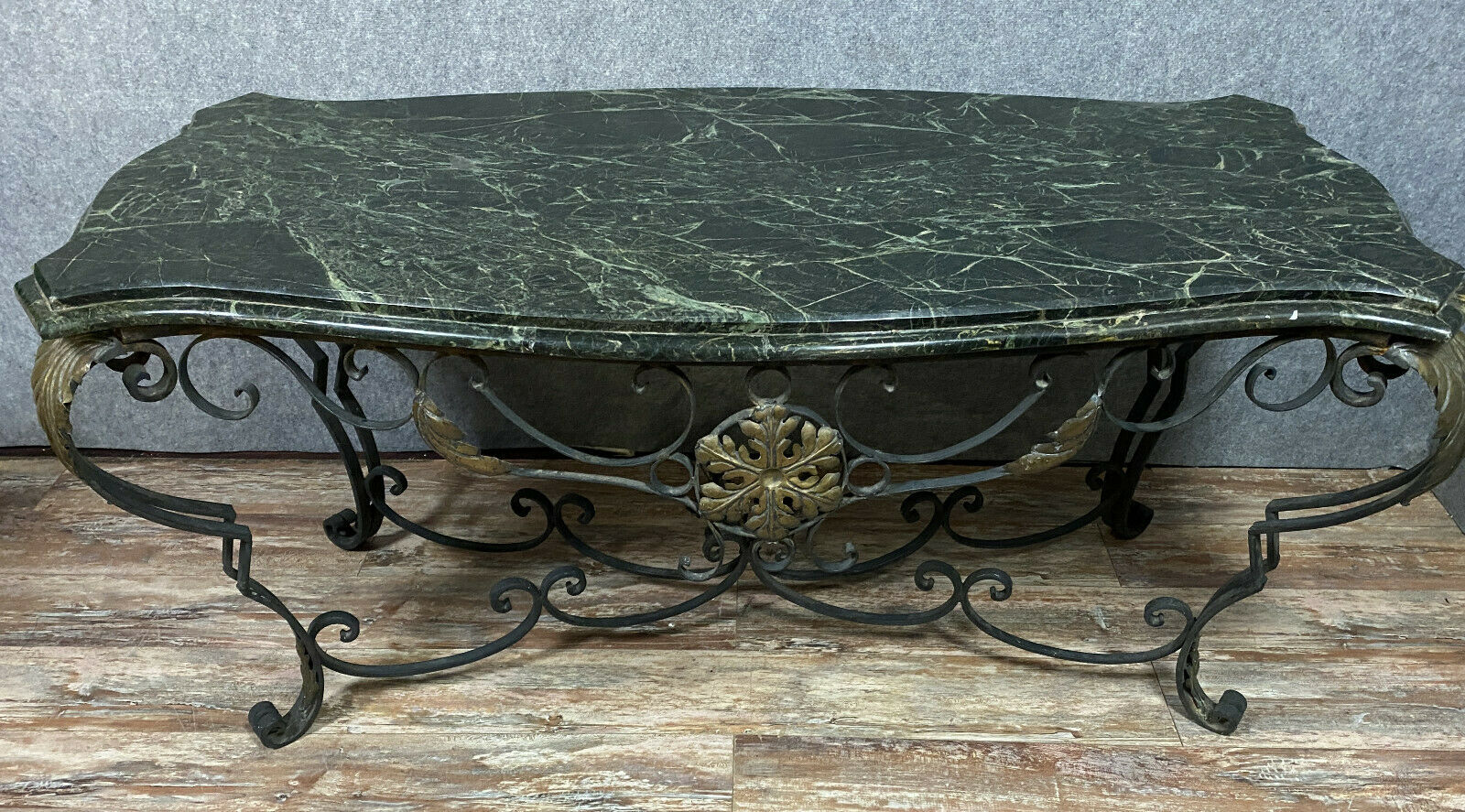 Table with a beautiful marble with green sea throat