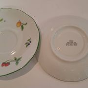 Two cups and saucers in fine porcelain, orchard model.