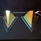 Pair of postmodern triangular sconces, gold metal and lucite, fin XX by Massive