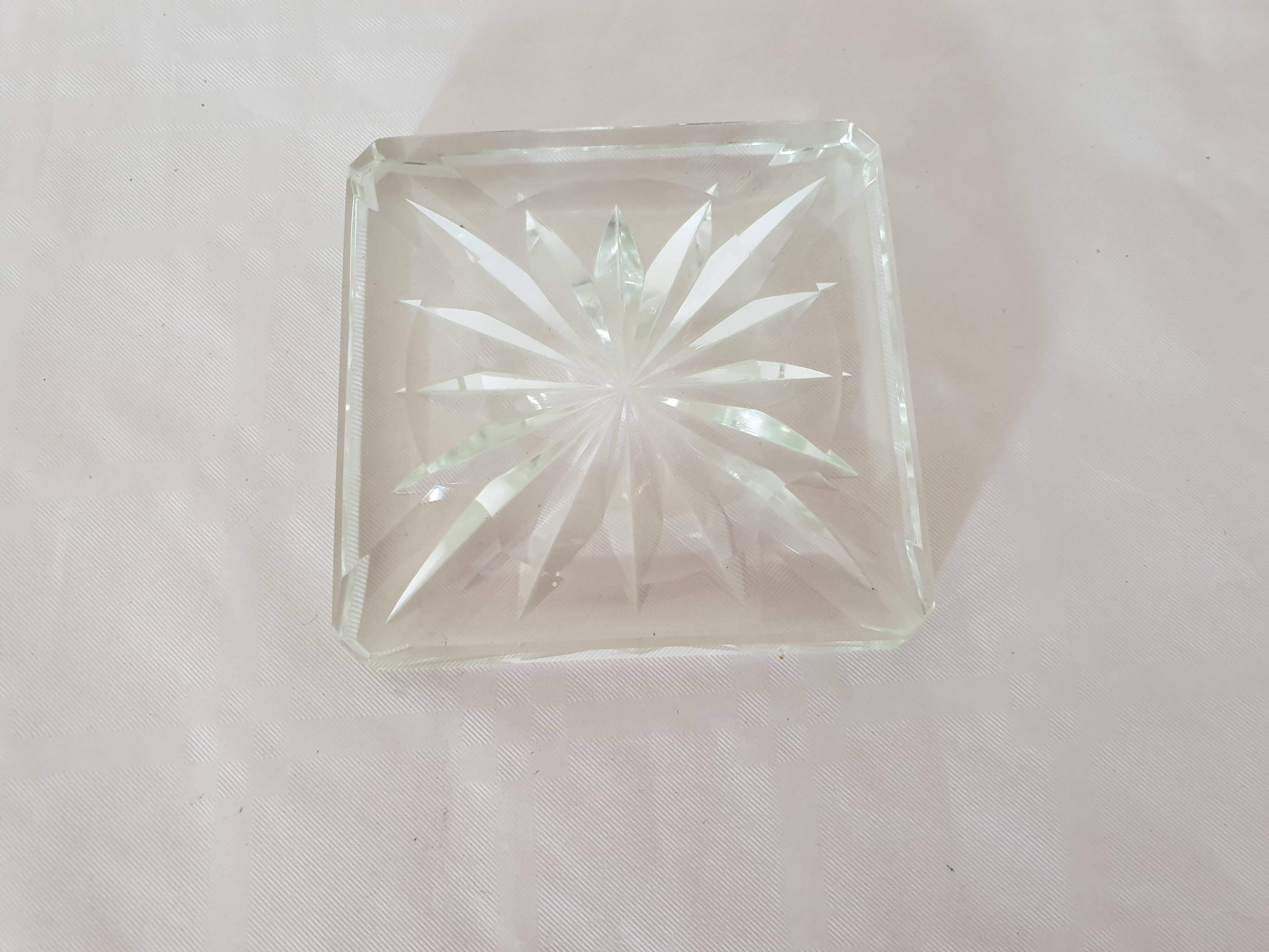 Cendrier carré plat motifs géométriques design en verre de cristal - Vintage