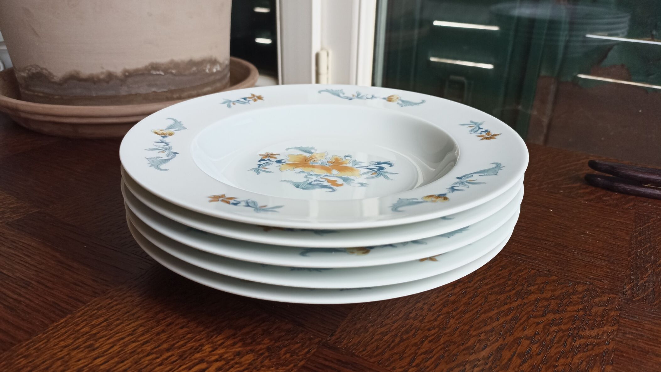 5 hollow plates in Limoges porcelain by Bernardaud - Lhasa Soap