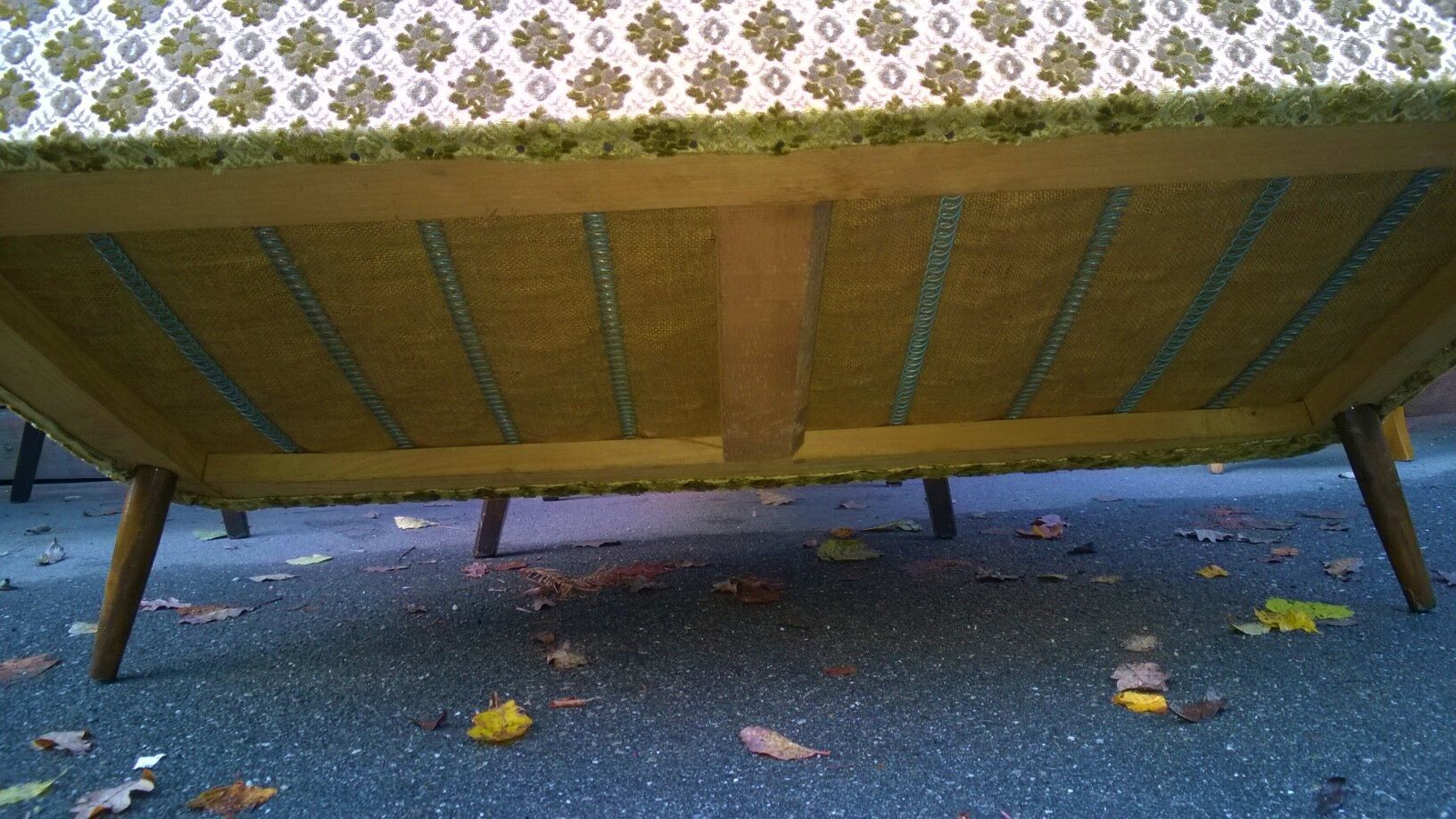 Sofa cocktail with armrests