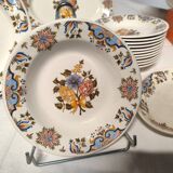 Gien. Bordeaux bouquet. 43-piece service