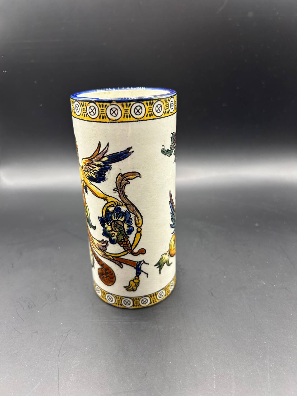 Small cylindrical vase in Gien earthenware - Renaissance pattern