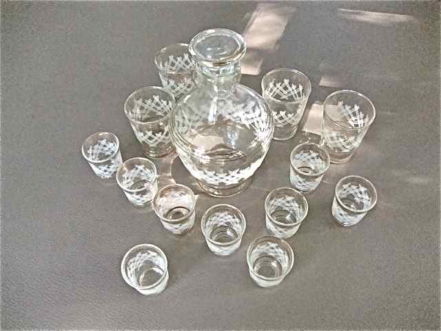 Carafe and liqueur glasses 70s