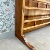 Shelf on foot