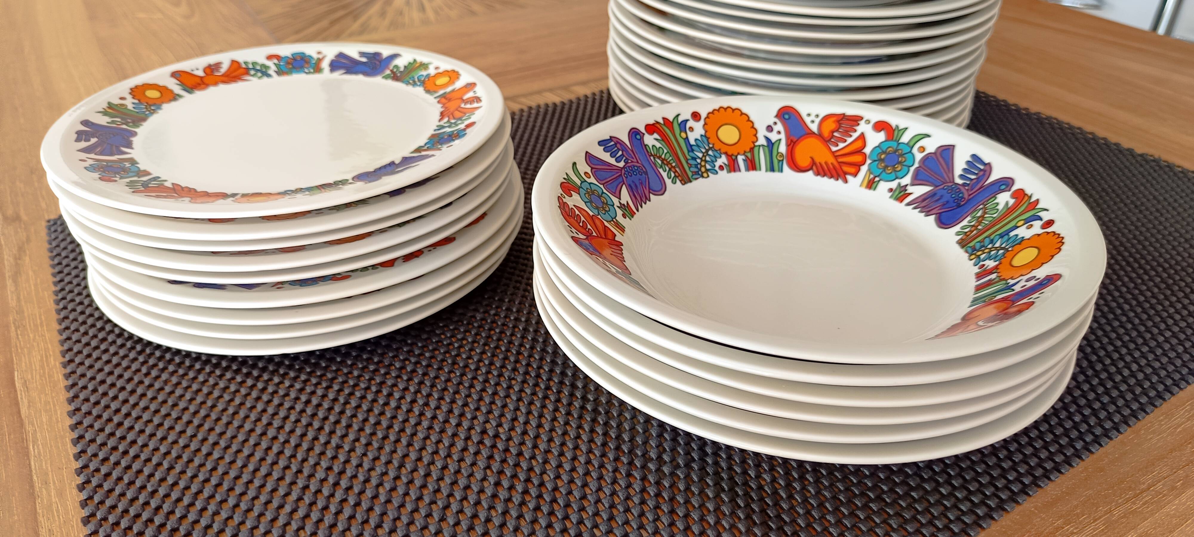 Villeroy & Boch dinner service – Acapulco model (1970s, blue stamp)