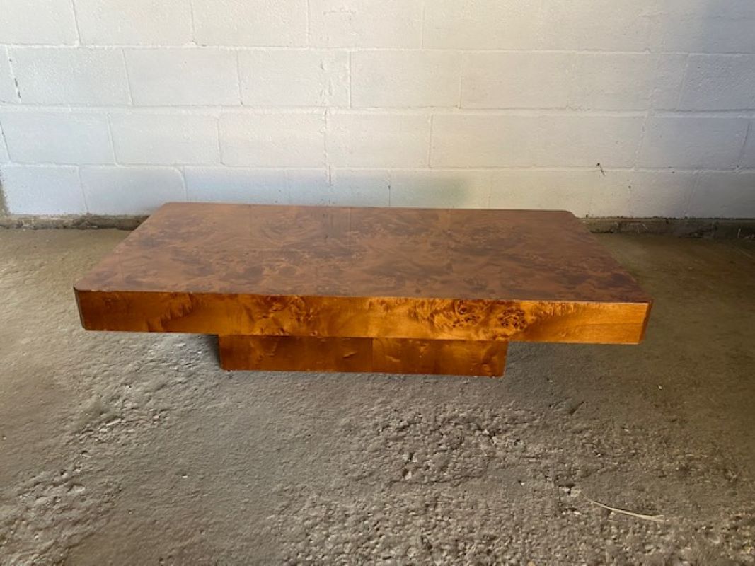 Table basse en loupe d’orme Roche et Bobois vintage 70s