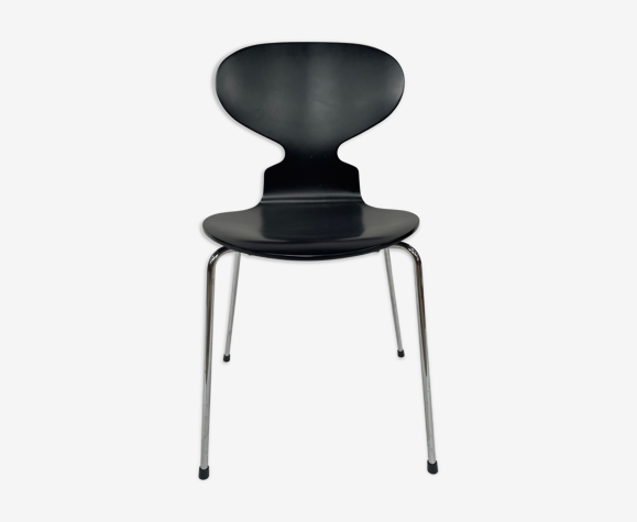 Chaise modèle Ant d'Arne Jacobsen édition Fritz Hansen