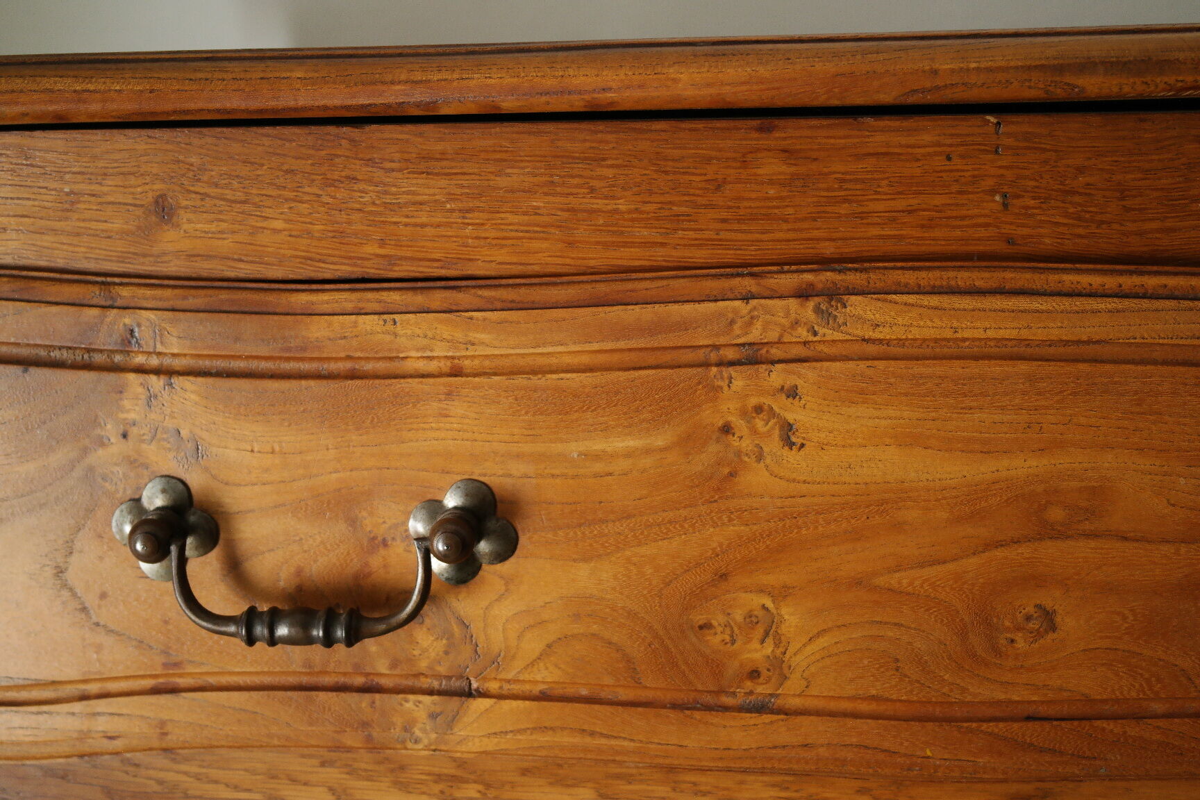 Commode campagnarde en chêne massif vintage